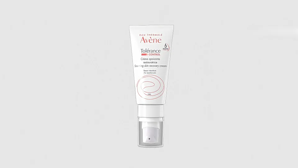 Tube de crème Tolérance Control Avène présenté dans le film