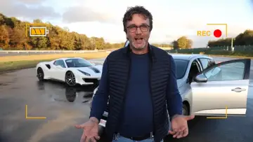 Vidéaste en tournage pour un film d'entreprise en Haute-Savoie
